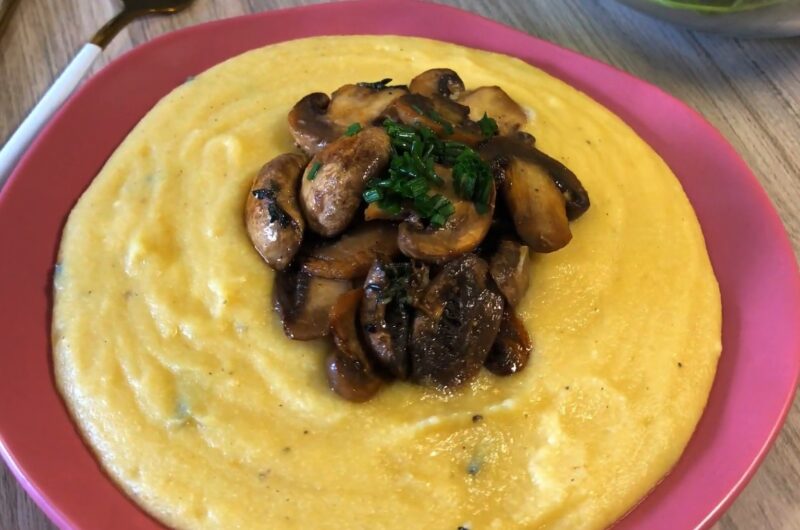 POLENTA CREMOSA com GORGONZOLA e COGUMELOS | Prato VEGETARIANO Super FÁCIL e GOSTOSO