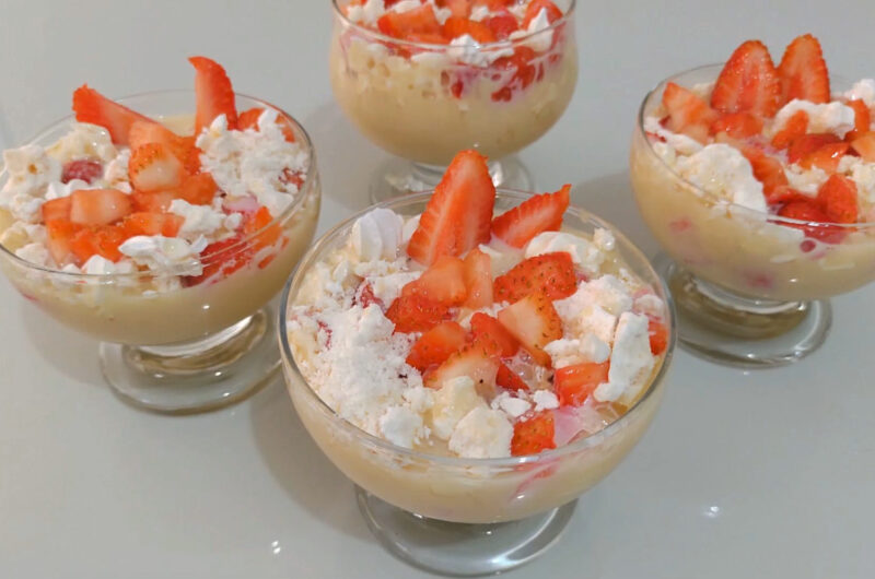 SOBREMESA de SUSPIRO com MORANGO