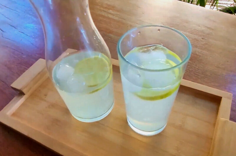 ÁGUA DE COCO COM LIMÃO | Simples, Refrescante e com BENEFÍCIOS PARA A SAÚDE